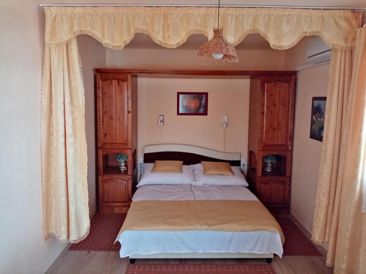 Jazmin-Szieszta Apartmanhaz Balatonfuered Exterior photo