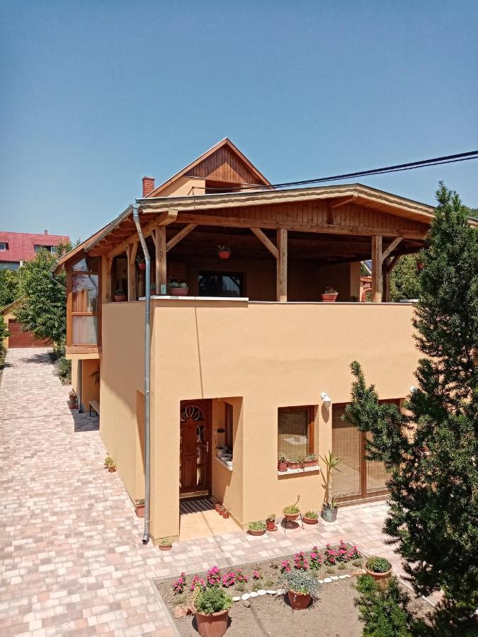 Jazmin-Szieszta Apartmanhaz Balatonfuered Exterior photo
